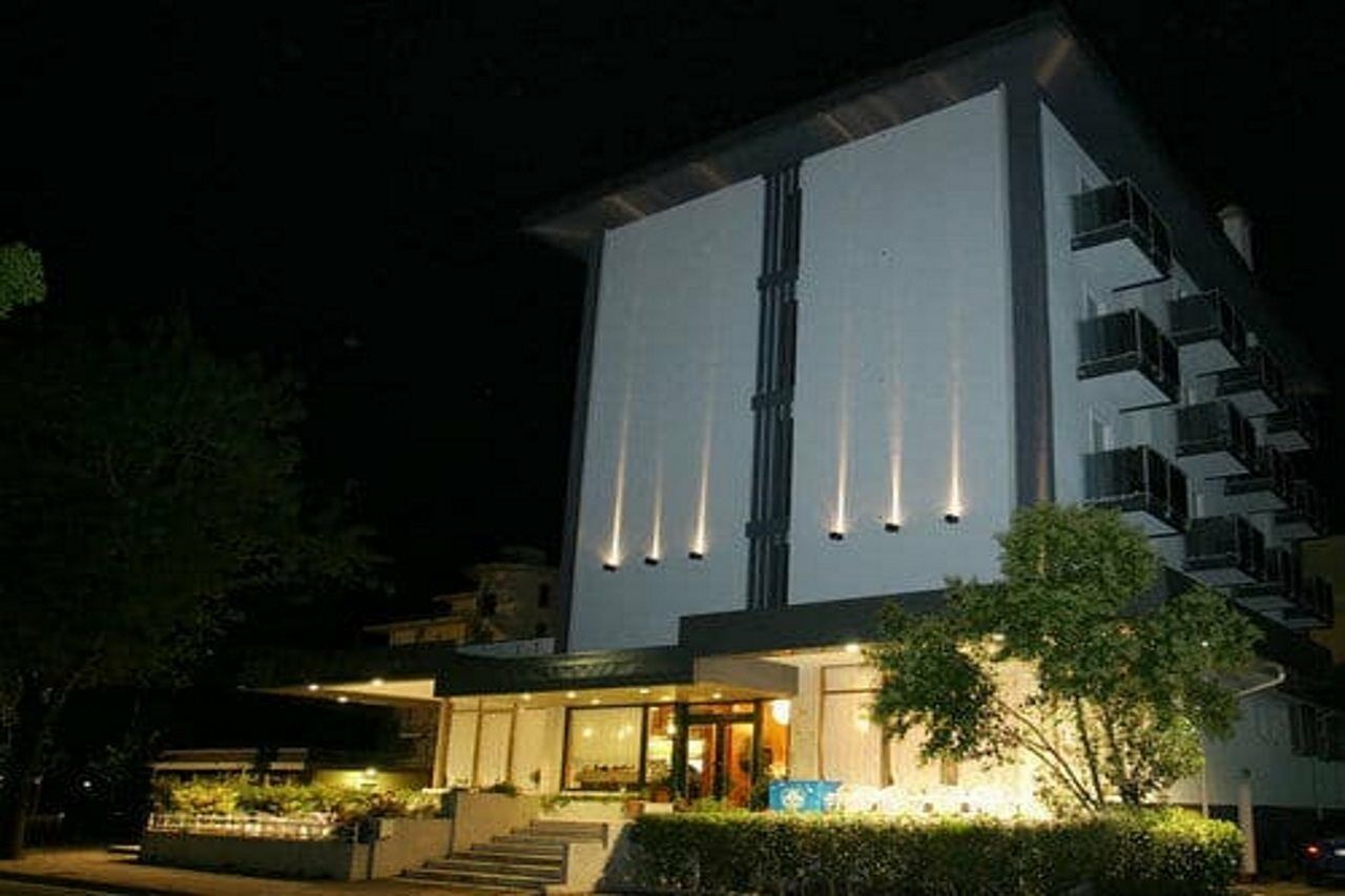 Hotel Domingo ลิโดดิเยโซโล ภายนอก รูปภาพ